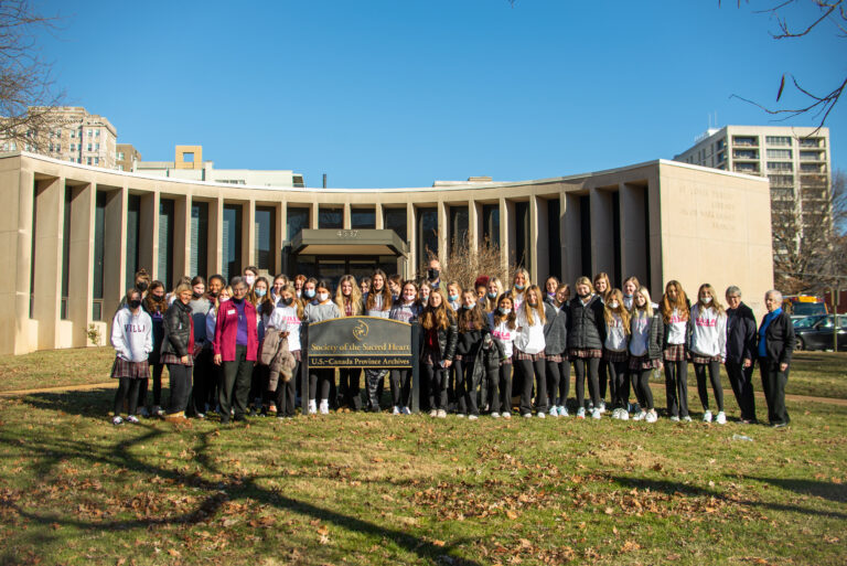 Villa Duchesne students visit Society of the Sacred Heart, United States – Canada Province Archives