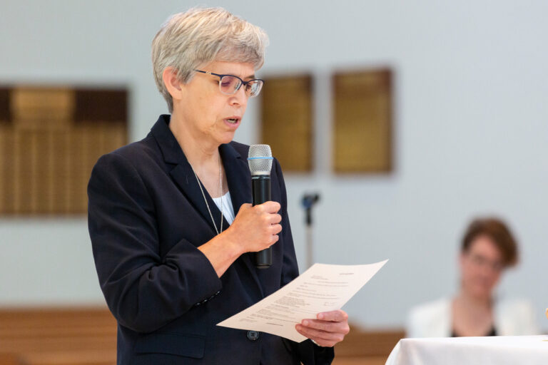 Ruth Cunnings, RSCJ, professes first vows